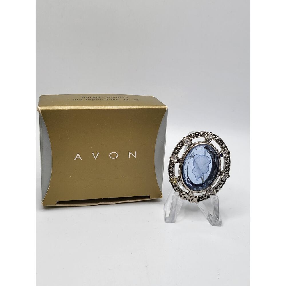 Avon Presidents Recognition Cameo Pin Blue Glass NOS Box 1998 1999